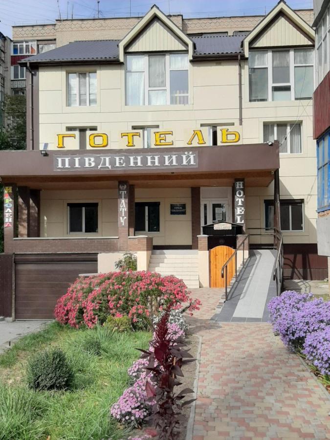 Hotel Pivdennyi Oleksandriia Esterno foto